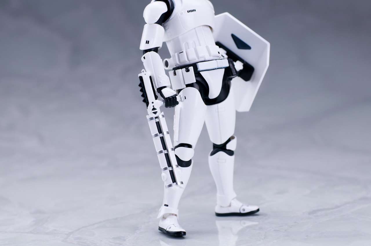First Order Stormtrooper Shield and Baton Set S.H.Figuarts Bandai